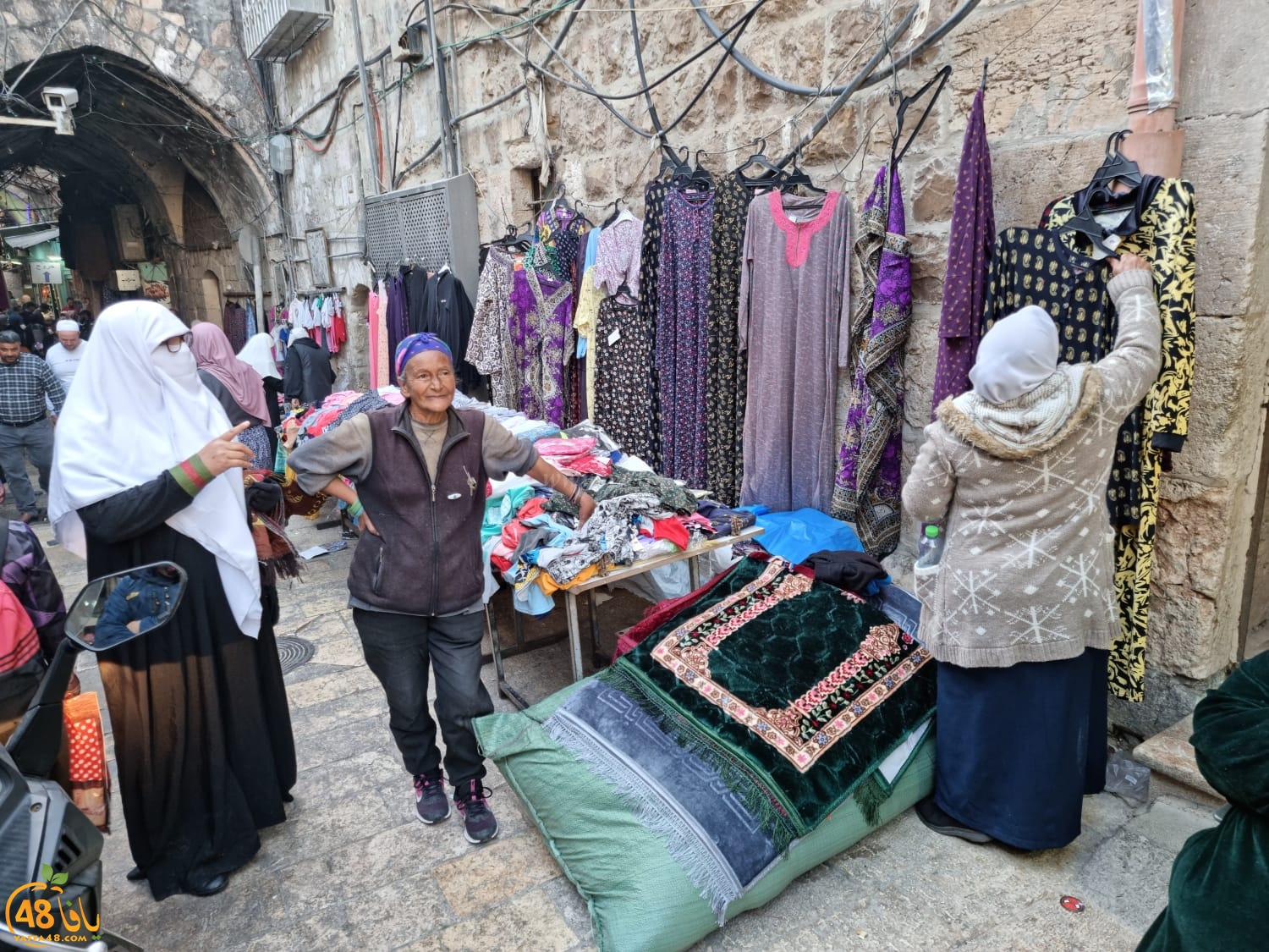  جولة في رحاب المسجد الأقصى قبيل موعد الافطار